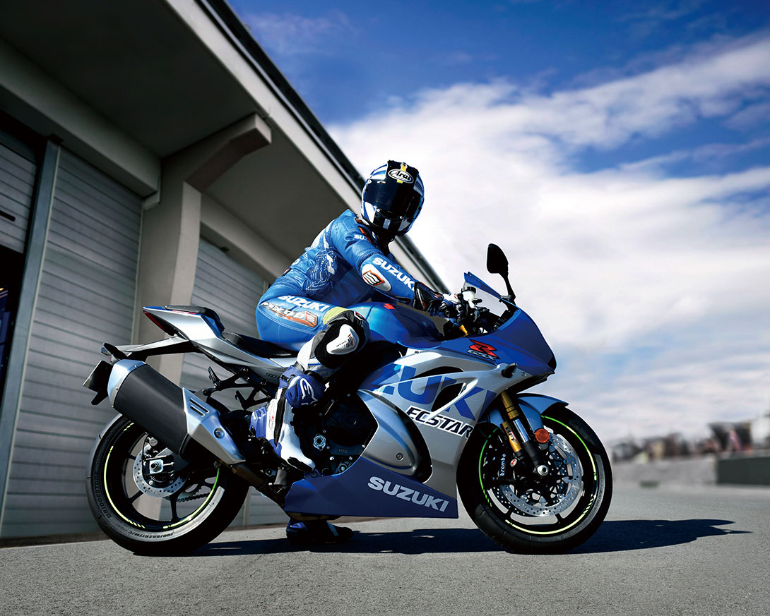 TECNOLOGIA E COMPORTAMENTO RACING PARA AS RUAS, ESTRADAS E TRACK-DAYS.